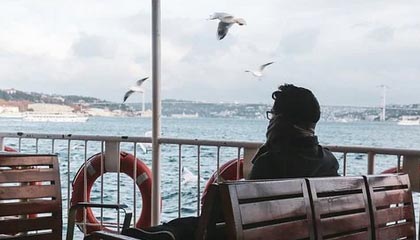 日本网民：高市早苗这一幕，令人感到夸张