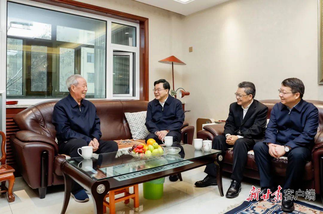 胡昌升任振鹤看望慰问正省级老同志