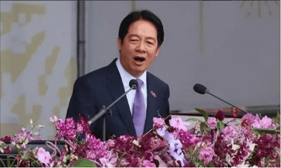 爱国成罪名？一句“台湾插满五星红旗”被驱逐！赖当局激怒14亿人