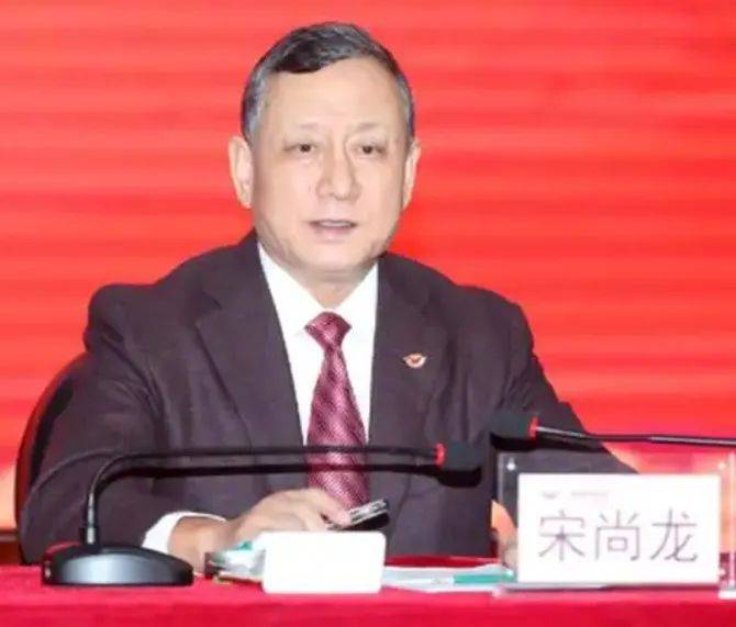 近四年亏损超百亿元，亚泰集团高层“集体辞职”，国资能否再次扮演“救火队长”？