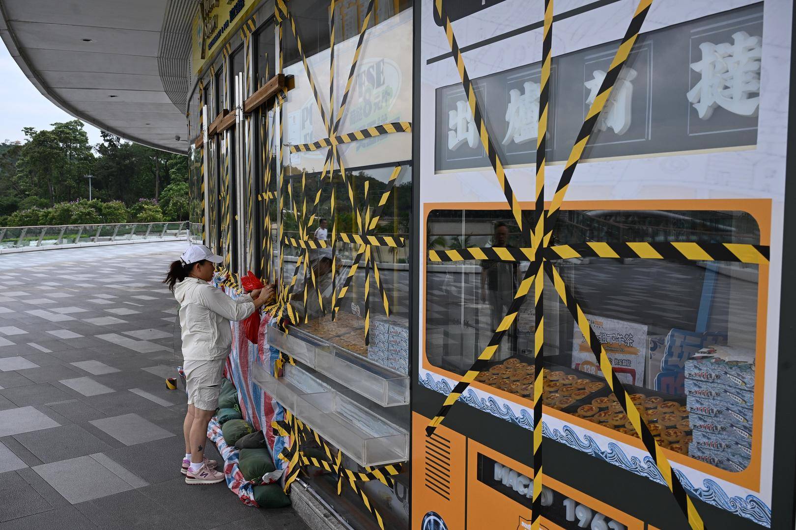 珠海沿海有高层住户被通知撤离,“住了30年第一次撤离”!多家安置酒店已满房