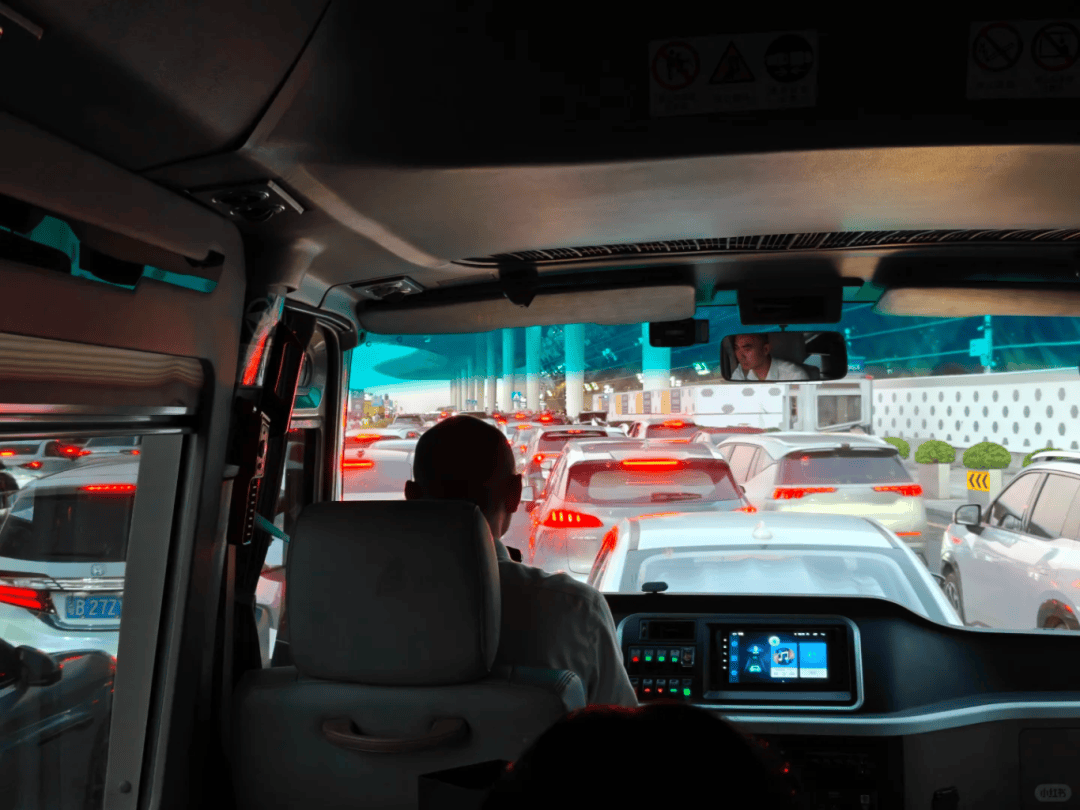 “不亚于春节回家”!凌晨5点,深圳有人已经堵在路上……