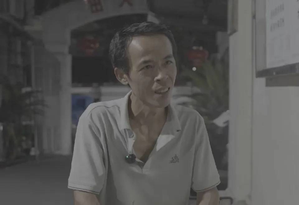 “鸡排哥”打假,称有摊主假冒其父亲:父亲和岳父已去世多年,希望不要冒犯他们