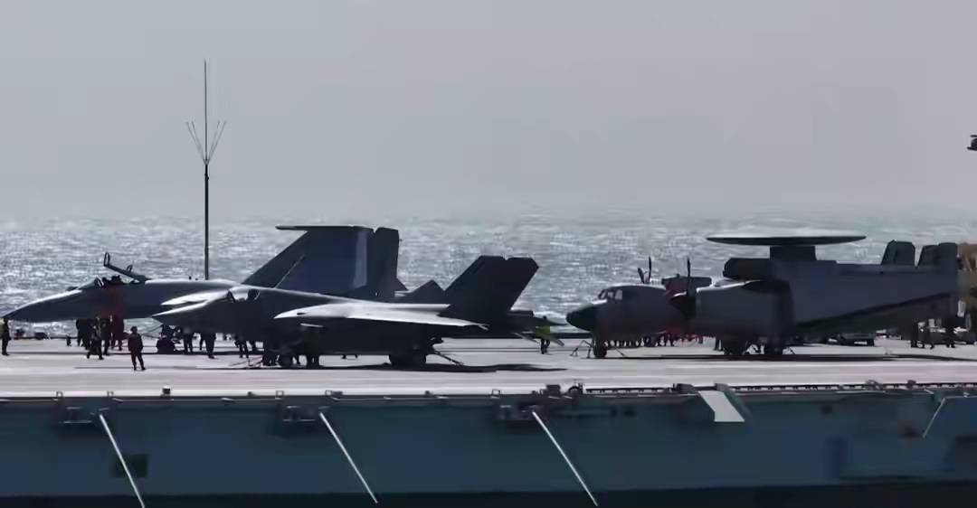 福建舰惊艳全球，美媒坦言难以置信，俄专家坚称：我们领先中国10年