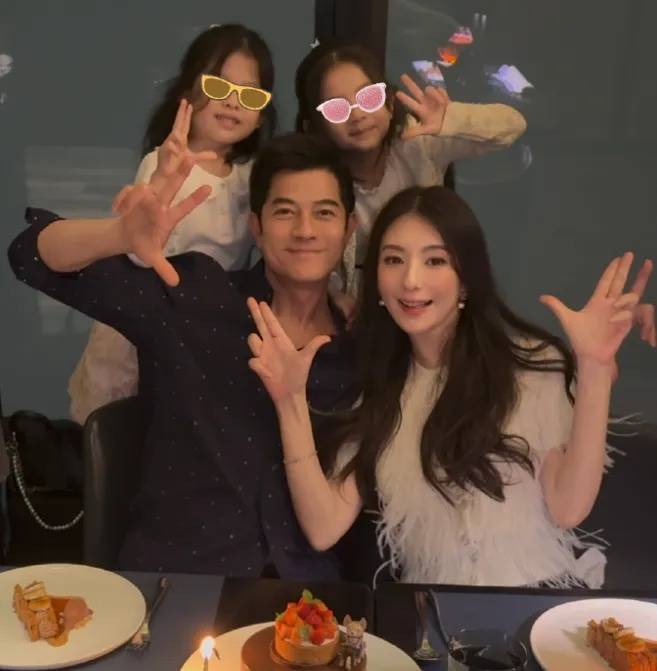 郭富城妻子方媛否认三胎已出生,透露“快卸货了”,郭富城回复四个表情