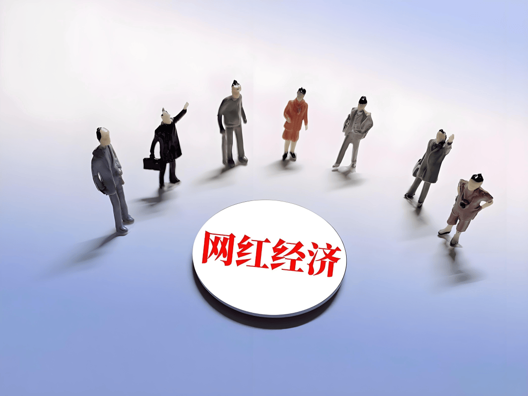 去年来“晓华理发店”剪头发的 如今都去捧场“鸡排哥”了