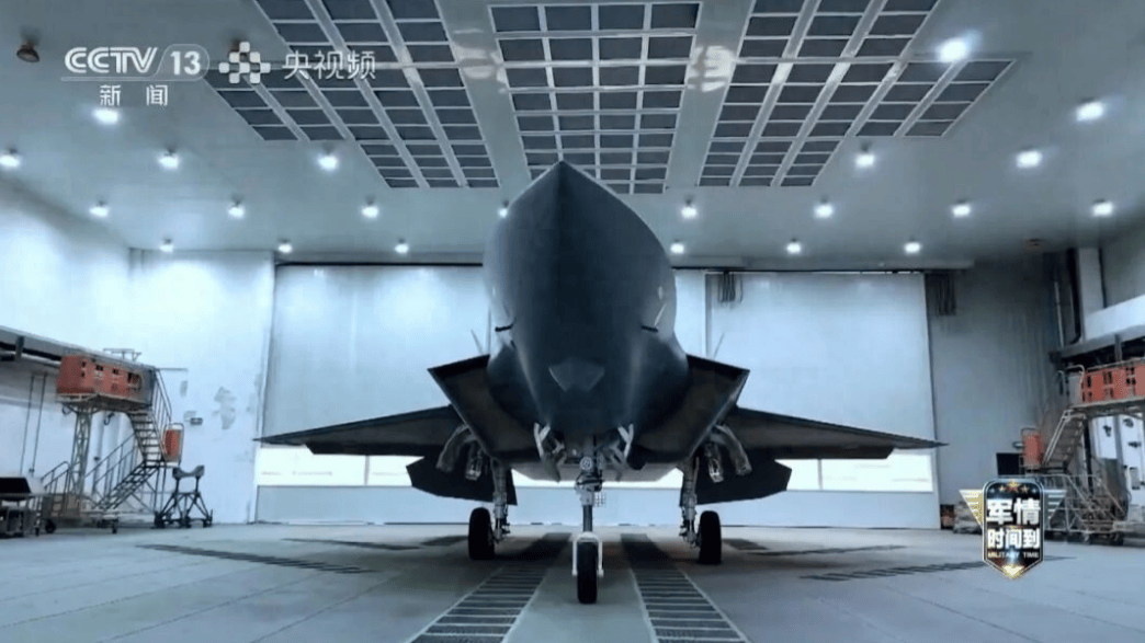 终于官宣,歼35舰载版最大起飞重量曝光,雷达反射面积也自信公开!