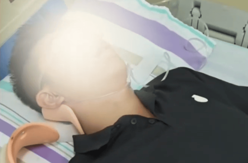 女司机撞到未拴绳的狗,同车男子遭狗主人亲友围殴!警方通报