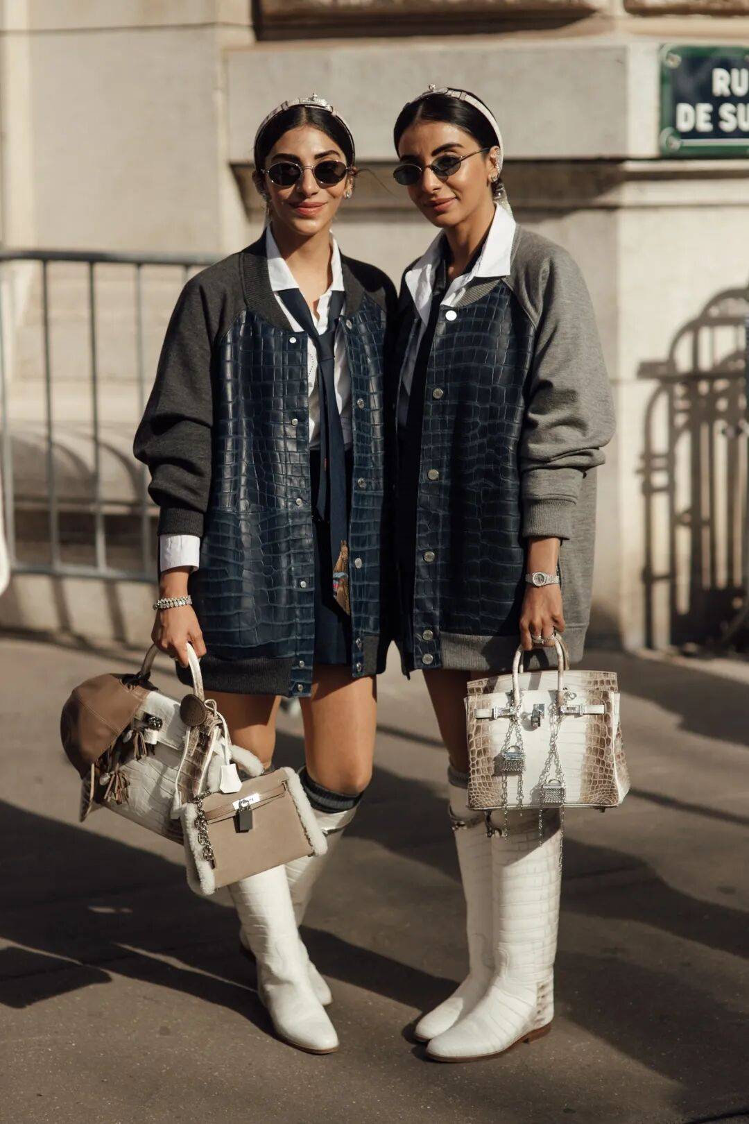 爱马仕当“头饰”,香奈儿挂满身,这对“神秘姐妹”是谁?