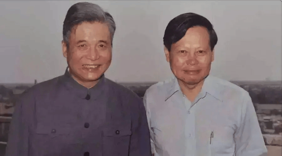 103岁杨振宁去世,象牙塔倒塌