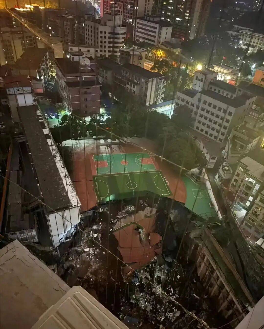 湖南邵阳一所小学发生坍塌，当地教育局：学生已分流至其他学校上课