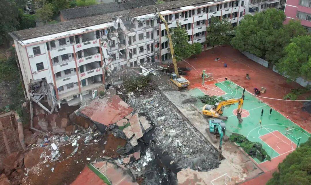 湖南邵阳一所小学发生坍塌,当地教育局:学生已分流至其他学校上课