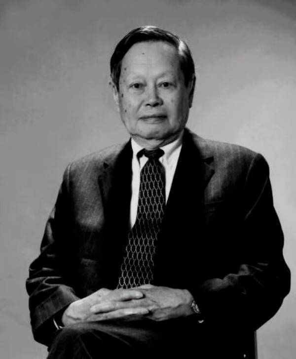 10月24日杨振宁先生遗体告别仪式在八宝山举行